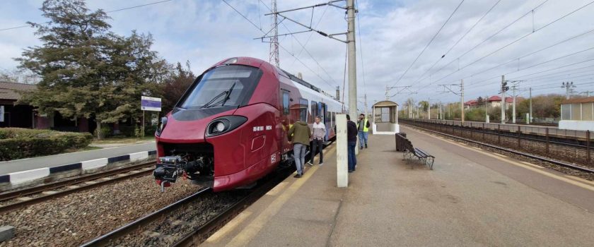 Câți bani primesc de la stat operatorul de stat și unul privat pentru a mișca 25 de trenuri Alstom