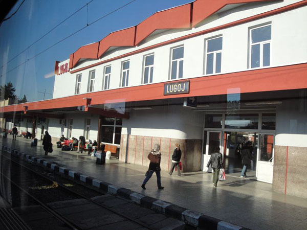 S-a finalizat modernizarea stației CF Lugoj. Vineri seara circulă primul tren pe liniile noi