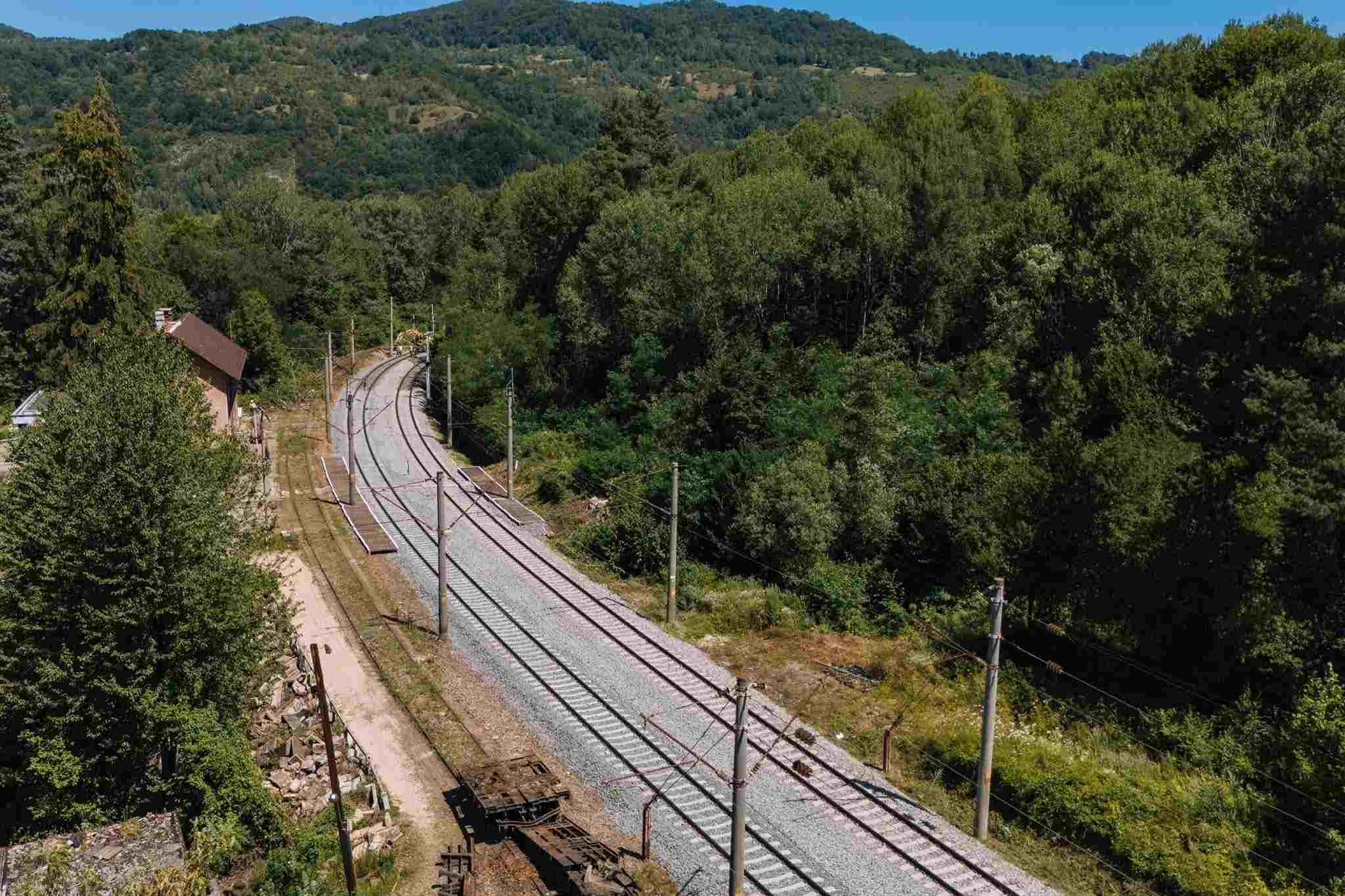 FOTO Se recepționează cu întârziere reparații capitale pe 10,5 km de cale ferată