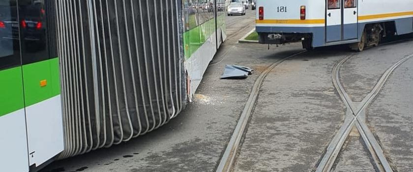 Un tramvai a deraiat în sudul Bucureștiului. STB a trimis echipe de intervenție la fața locului
