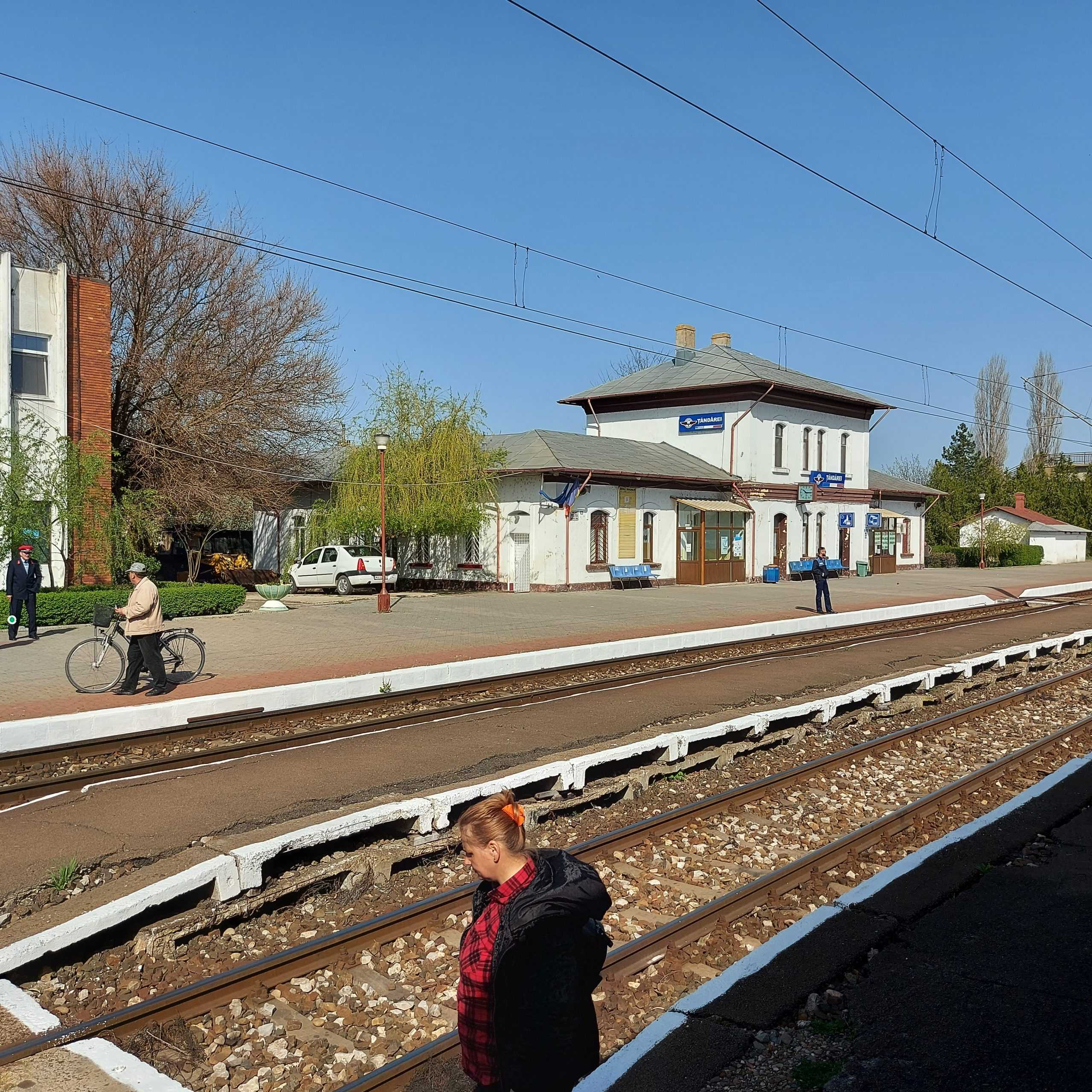 Contract semnat pentru SF privind electrificarea unei linii de 50 km din Bărăgan
