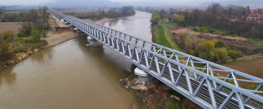 CFR SA nu a reușit să găsească supervizori pentru două șantiere feroviare importante
