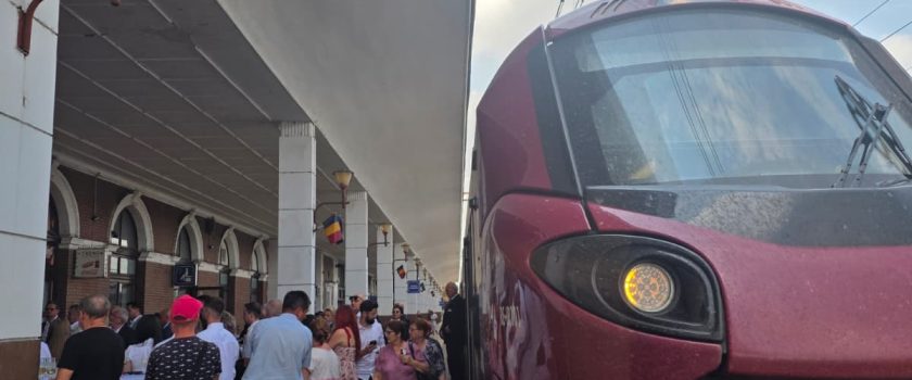 FOTO Interrregional Călători operează două perechi de trenuri Cluj Napoca-București