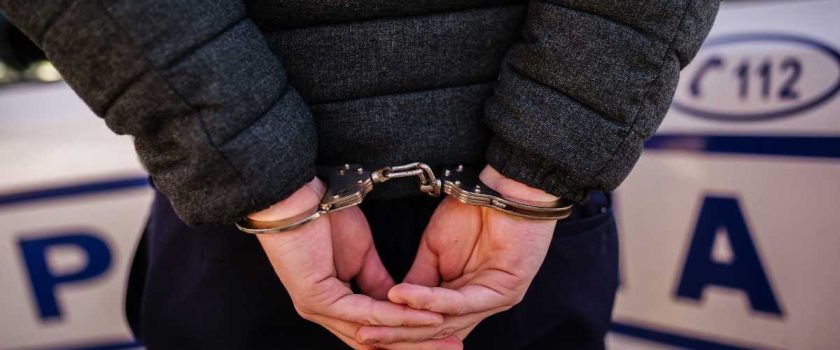 Zeci de reținuți și urmăriți penal pentru furt de motorină din vagoane. Printre ei și ceferiști