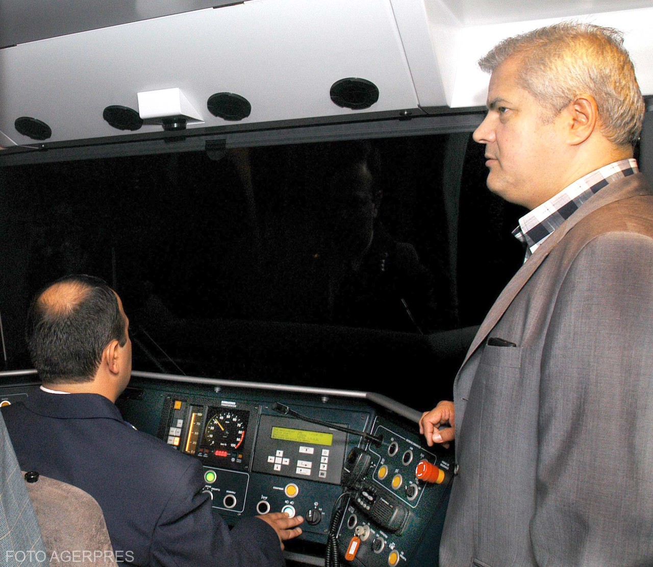 ANALIZĂ. Greaua moștenire a lui Năstase, Tăriceanu și Boc la metrou. Soluția pentru salvarea Metrorex ANALIZĂ. Greaua moștenire a lui Năstase, Tăriceanu și Boc la metrou. Soluția pentru salvarea Metrorex