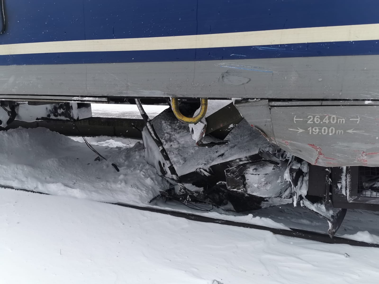 CFR Călători vrea să repare un vagon avariat acum trei ani într-un accident la Poiana Țapului
