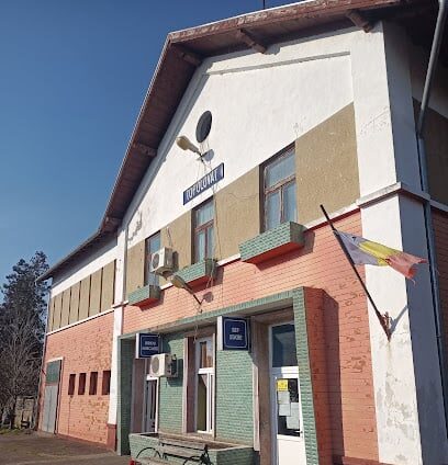 Istorici și ONG-iști cer CFR SA oprirea demolării unor construcții feroviare istorice